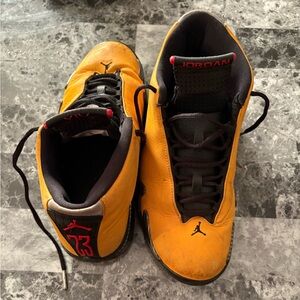 Air Jordan 14 size 9 university sneakers used